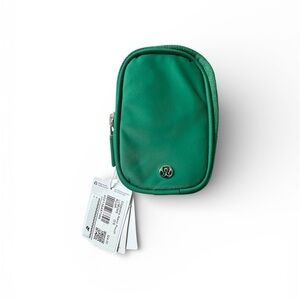 Lululemon Clippable Nano Pouch